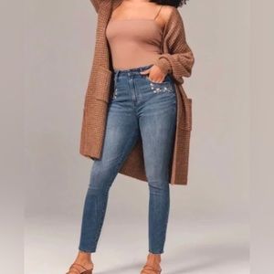 Abercrombie & Fitch Curvy Love Star Embroidered Ankle High Skinny Jeans